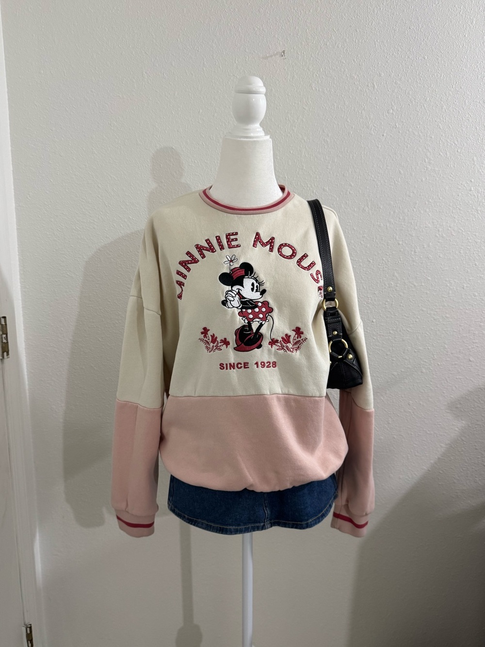 Minnie Mouse Disney sweatshirt